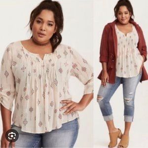 Torrid chiffon pin tuck blouse size 1 Aztec print